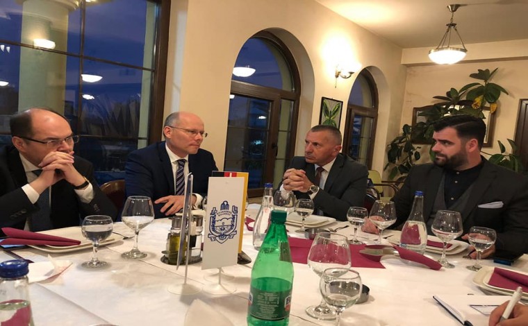 Kamberi në darkë me deputetët gjerman, kërkon prezencë ndërkombëtare