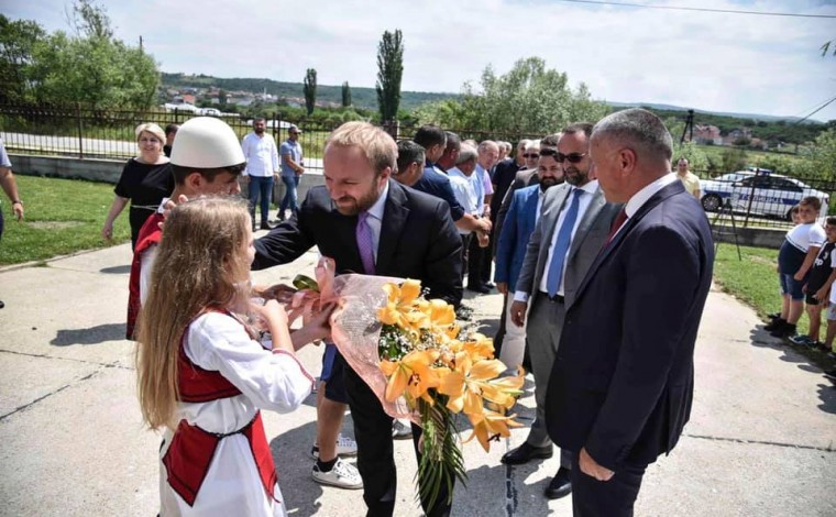 Çka shkroi ministri Tahiri për vizitën e tij në Bujanoc