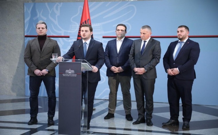 “Lugina e Bashkuar”, përfaqësues politik firmosin marrëveshjen në Tiranë: Me një listë në zgjedhjet serbe