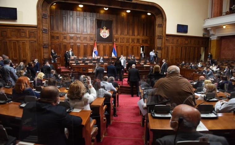 Hiqet gjendja e jashtëzakonshme në Serbi, vendimi për karantinë së shpejti