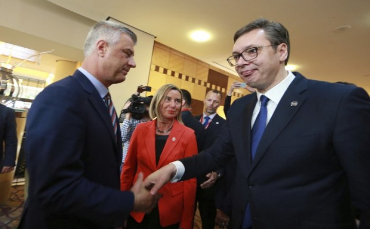 Thaçi dhe Vuçiq protagonistët kryesorë për shkëmbimin e territoreve Kosovë-Serbi