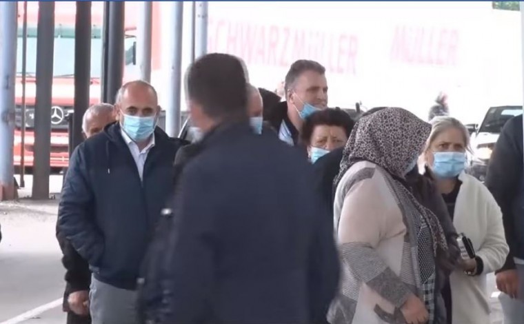 Shqiptarët nga Lugina nuk u lejuan tek Dheu i Bardhë të hynin në Kosovë  (video)