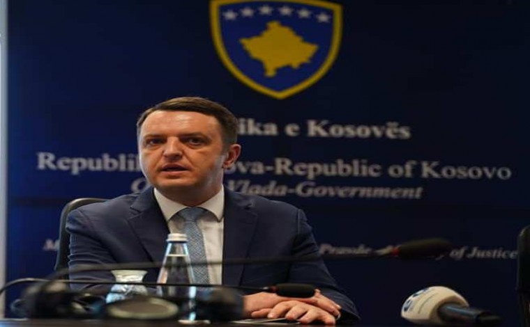 Ministri i Drejtësisë nderon dëshmorët e Luginës së Preshevës