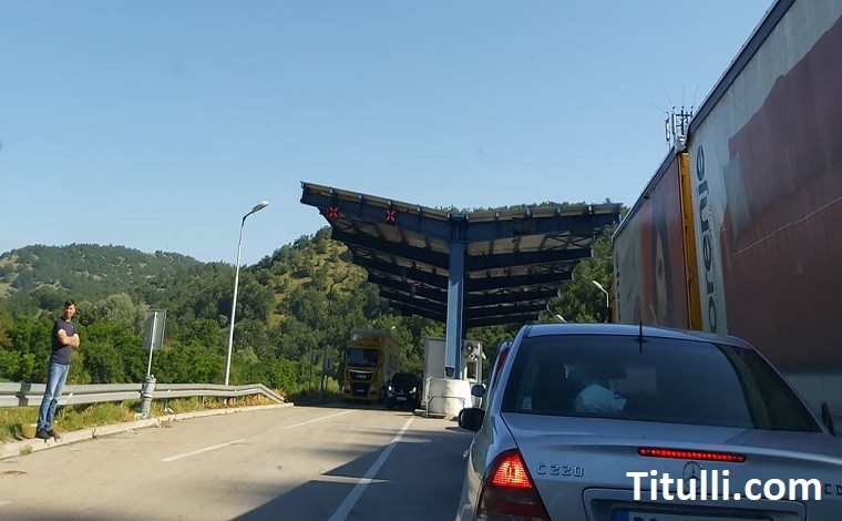 Shqiptarët e Luginës nuk mundë të hyn në Kosovë, pezullohen linjat e udhëtarëve