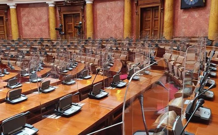 Komisioni Republikan Zgjedhor certifkon 3 mandate deputeti për listën shqiptare