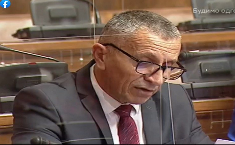 Shaip Kamberi në Parlamentin e Serbisë: Dërgohen kërcënime pakicave, nuk kanë asnjë pozitë ministrore (video)