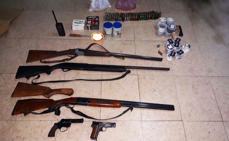 Policia lokale ka gjetur sasi armësh në Konçul të Bujanocit, vazhdojnë hetimet