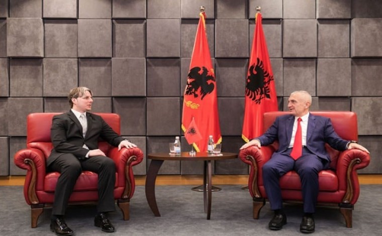 Presidenti i Shqipërisë Meta i uron shërim të shpejtë kryetarit të Komunës së Preshevës