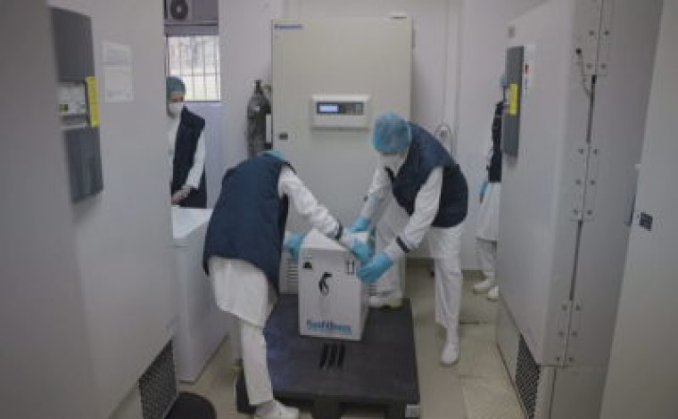 Vaksina e Pfizer arrin në Serbi, kur do të imunizohen qytetarët (video)