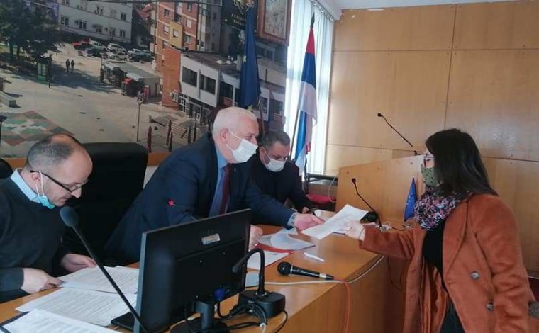 Komuna e Bujanocit nënshkruan 33 kontrata me asistentë personal për fëmijët me nevoja të veçanta