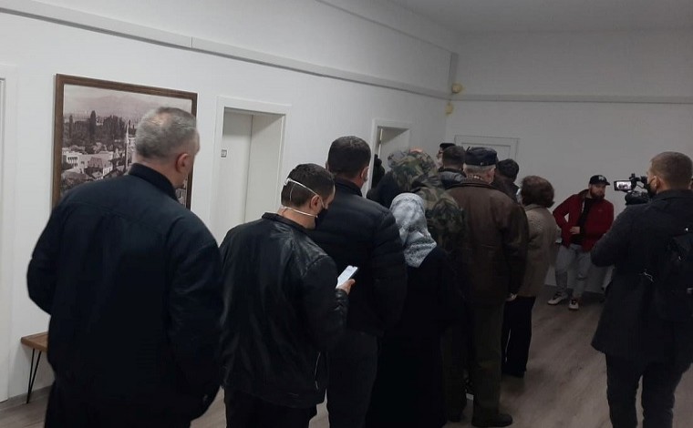 Ndërrimi i orës shkakton vonesa të procesit zgjedhor në Preshevë