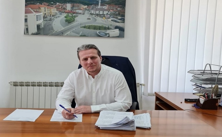 Pas humbjes së edhe një mandati reagon ish-kryetari i Preshevës, Shqiprim Arifi