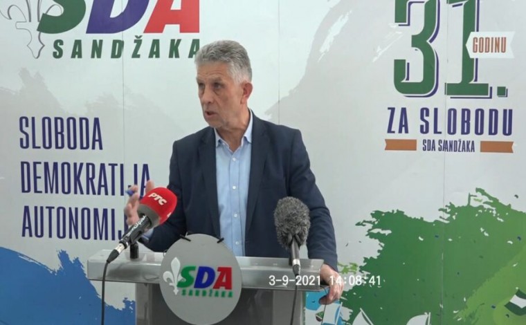 Sulejman Ugljanin nuk shkon në konsultime me Presidentin Vuçiq, shkak “krimet në Srebrenicë"?