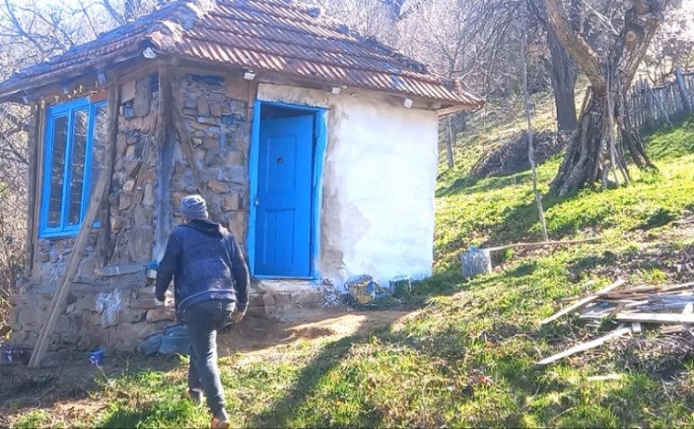 Shtëpia "më e vogël" në botë në Sfircë të Mevdegjës (video)