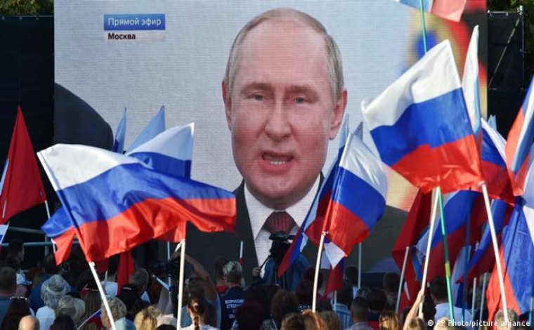 A mund të bjerë pushteti i Vladimir Putinit? (video)
