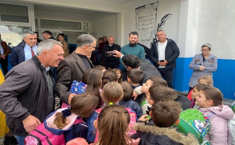 Kryetari i bashkisë së Gjirokastrës Flamur Golemi përshkruan vizitën e tij në Bujanoc (foto&video)