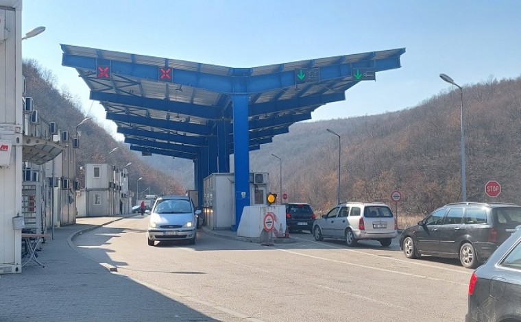 Barrikadat mbyllin tri pika kufitare Kosovë-Serbi, të hapura vetën me Bujanoc e Preshevë?