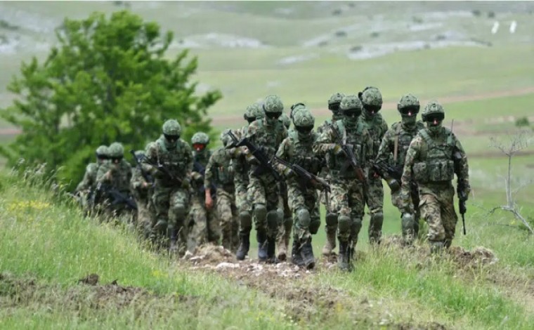 Në bazën “Jug” të Bujanocit, përgatiten ushtarët e Serbisë për misione ushtarake në Liban