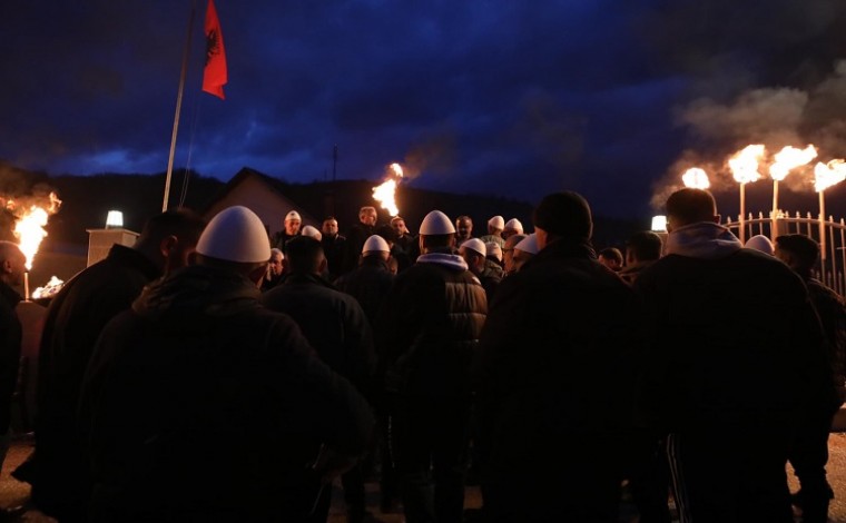 Ditët përkujtimore të Jonuz Musliut: Ecje në Janar, Flakadanët dhe Turneu memorial i shahut (foto)