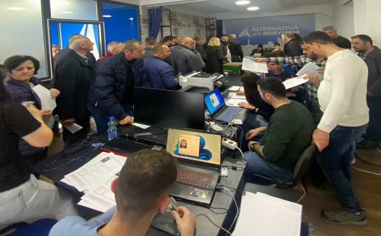 APN vazhdon me grumbullimin e nënshkrimeve përkrahëse për Këshill Kombëtar Shqiptar