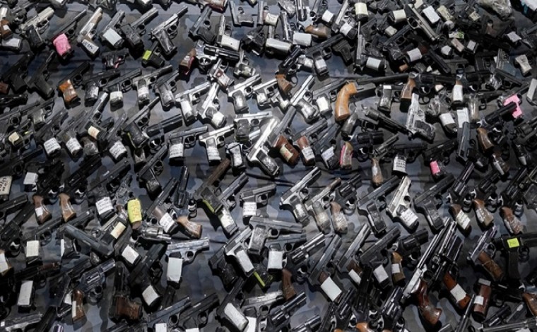 Pse të shtënat masive nuk do ta ndryshojnë kulturën e armëve në Serbi?