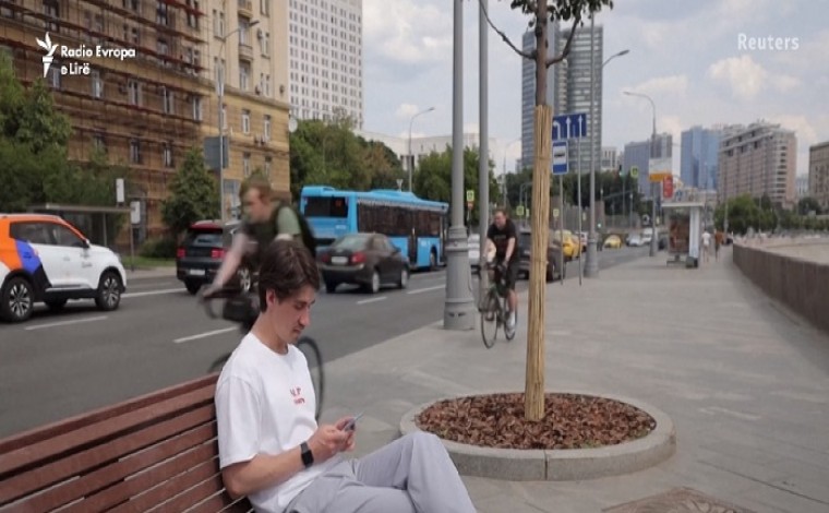 Si i shohin të rinjtë e Rusisë jetën dhe të ardhmen e tyre? (video)