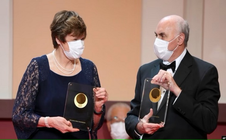 Shkencëtarët Kariko dhe Weissman fitojnë çmimin Nobel për mjekësinë në COVID-19 (video)