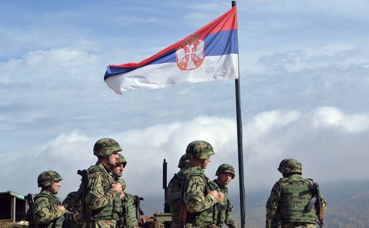 Ambasadori i SHBA-së dhe BE-së vizituan kazermat e ushtrisë në jug të Serbisë