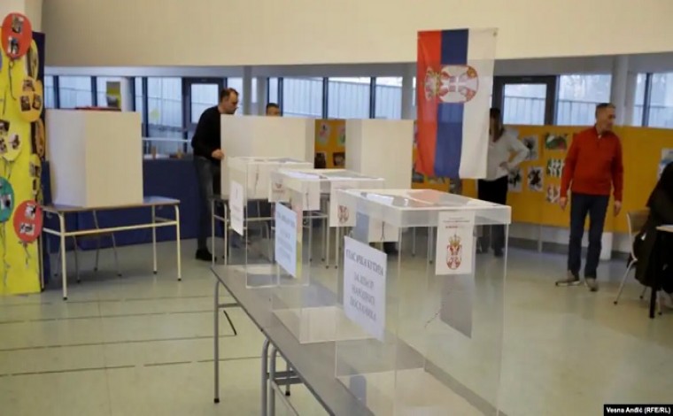 Serbia mban zgjedhjet parlamentare, lokale e krahinore, shqiptarët garojnë me dy lista të ndara