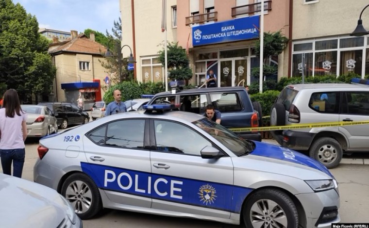Policia e Kosovës mbyll gjashtë objekte financiare serbe në veri, konfiskon para (video)