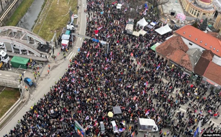 Në protestat e studentëve në Serbi edhe veteranë të brigadës që luftoi në Kosovë