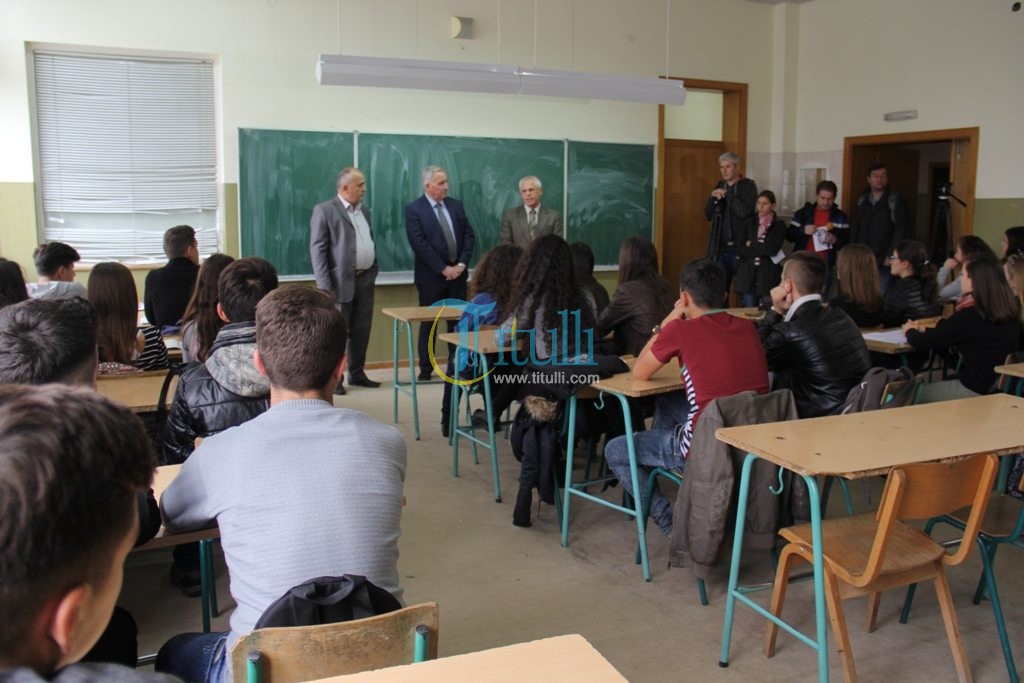 Në shkollat e Bujanocit dhe Preshevës tepricë teknologjike, është siguruar edhe kompensimi 