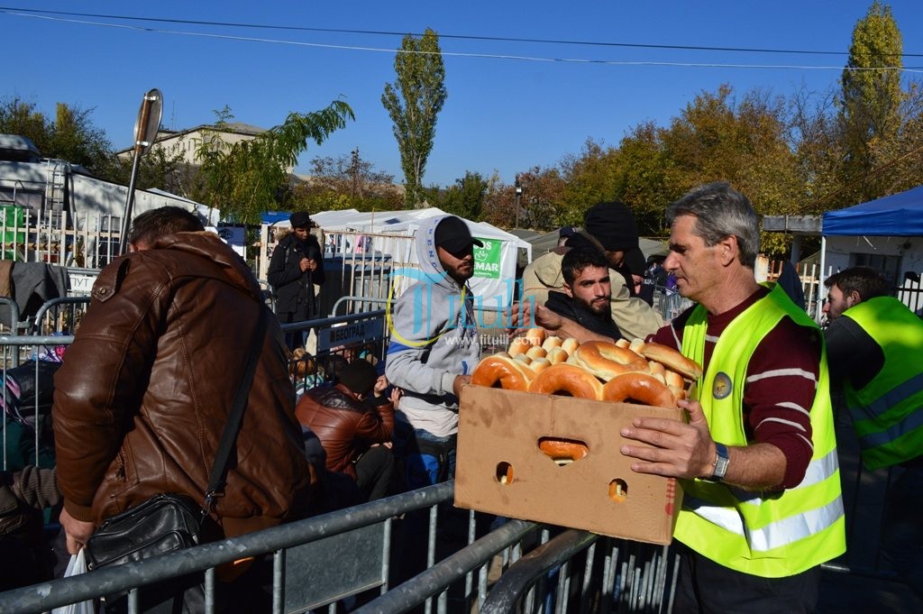 Danas: Po shiten ndihmat humanitare të refugjatëve 