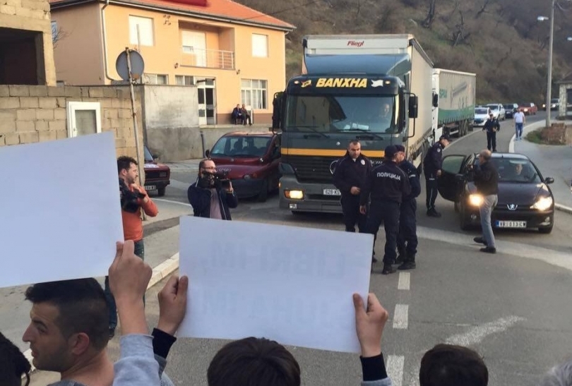 Tekstet mësimore kthehen mbrapa në Kosovë (video/foto)