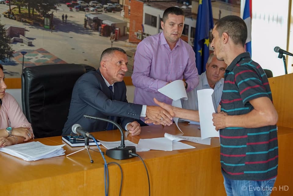 Komuna e Bujanocit nënshkruan kontrata me 73 ndërmarrës të ri lokal