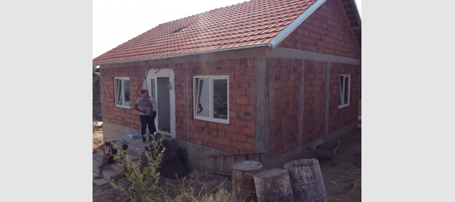 Luginë: Për Fitër Bajram 20 familje në shtëpi të reja (foto)