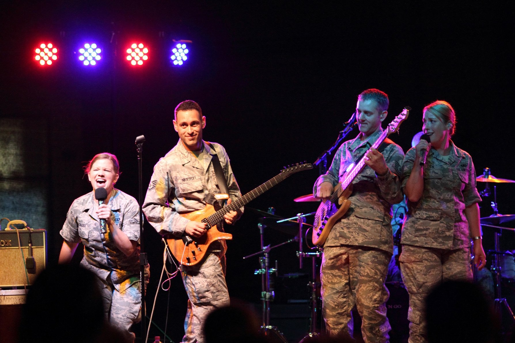 Koncert live në Bujanoc dhe Preshevë me grupin rok të ushtrisë amerikane 