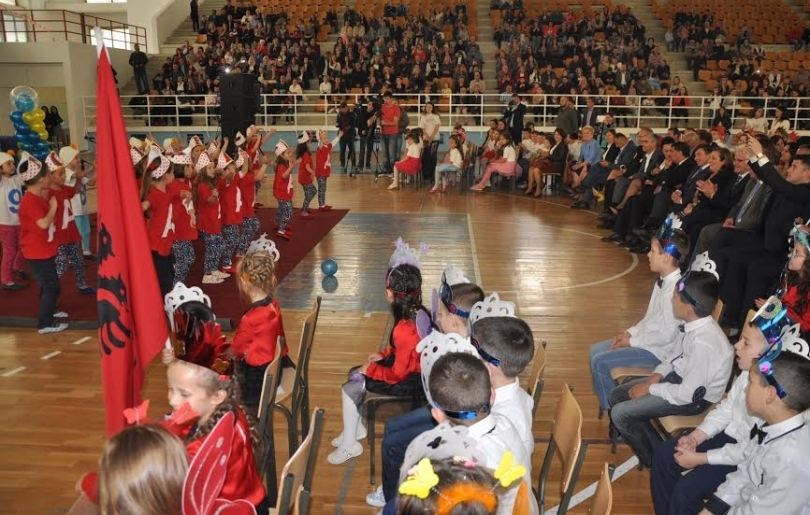 "Festa e Abetares" u shënua në Gjilan me pjesëmarrës edhe nga Shqipëria, Maqedonia dhe Lugina e Preshevës