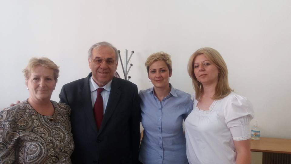 Njohja e diplomave diskutohet me ambasadorin shqiptar në Beograd, Ilir Boçka