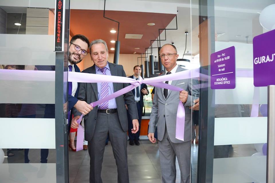 Hapet solemnisht ekspozitura e re e Bankës Komerciale në "VM Center" në Preshevë