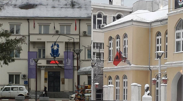 Komuna e Bujanocit dhe Preshevës vendosin heshturazi flamurin kombëtar