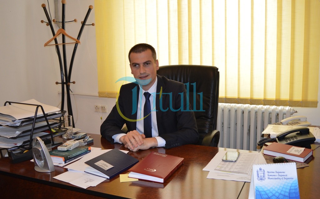 Rexhepi: Qeverisja e kaluar shkaktoi dëme rreth 8 milion dinarë buxhetit të komunës 