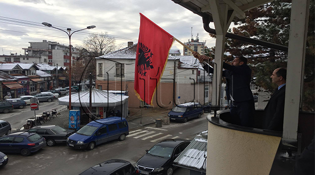 Solemnisht vendoset flamuri në Këshillin Kombëtar Shqiptar në Bujanoc