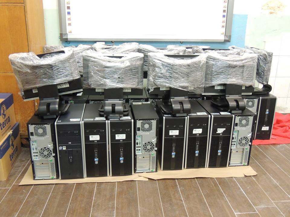 Shkolla fillore në Tërnoc pranon donacionin prej 22 kompjutorëve nga komuna e  Wil-it të Zvicrës (foto)