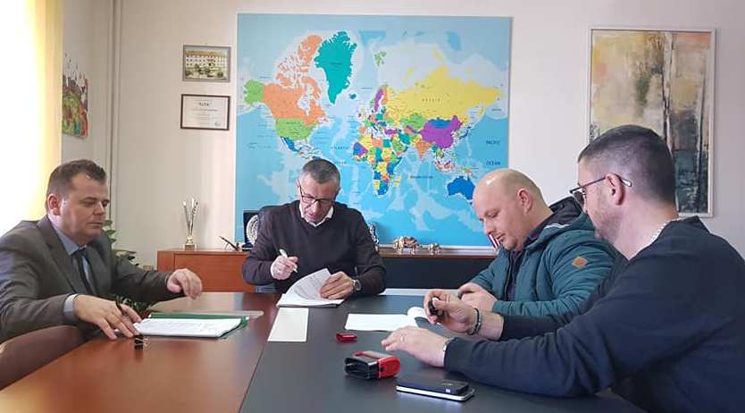 Komuna e Bujanocit nënshkruan projekte infrastrukturore lokale