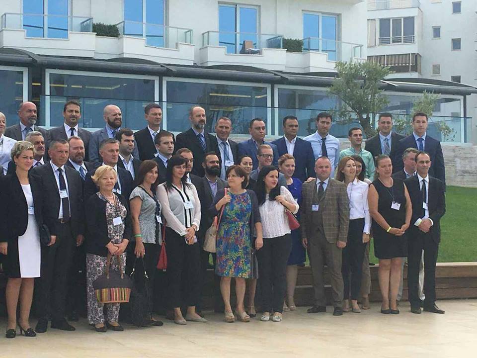 Konferencë rajonale në Durrës, pjesmarrës kryetarët Kamberi dhe Sinani