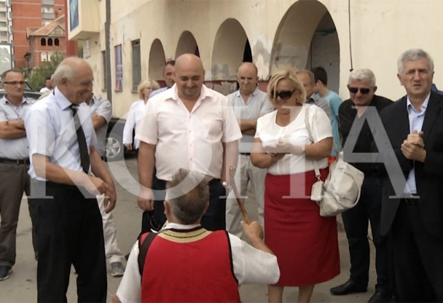 Leme Xhema e gëzuar që ka ardhur përsëri në Kosovë