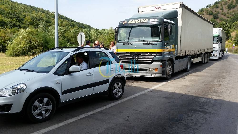 Kosova dërgon 200 mijë euro tekste shkollore për shqiptarët në Luginë, përdorimi në pikëpyetje? (foto&video)