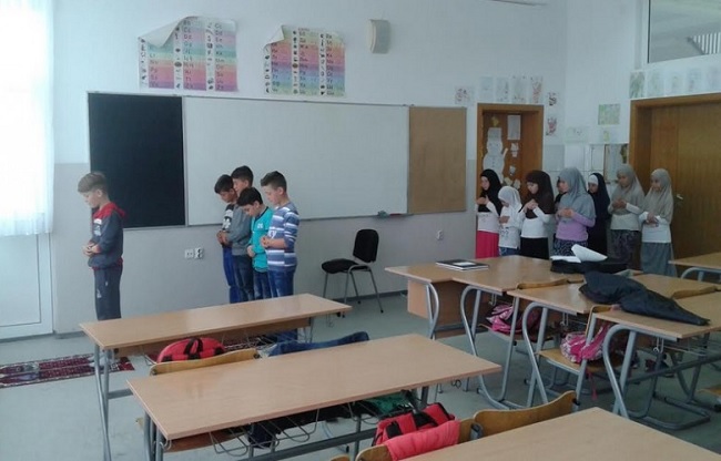 Mësimi fetar në shkollat e Luginës së Preshevës dhe qasja kontraverze e shoqatave 