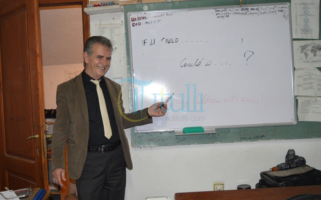 Muharrem Goga, udhërrëfyes i gjuhës angleze për shumë gjenerata në Bujanoc (foto)